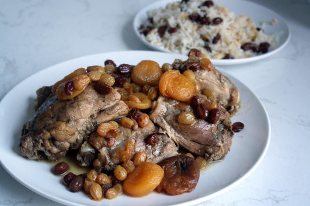 Chicken tagine with apricots and raisins